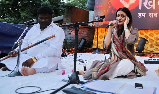 Singer Sonam Kalra performed Sufi songs to spread the message of equality.(Rajesh Kashyap/ HT Photo)