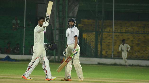 Baba Indrajith’s (L) century lifted India Red to 291/9 vs India Blue in a Duleep Trophy game.(HT Photo)