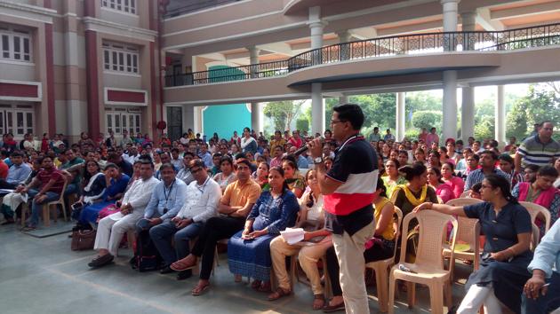 According to the police, the mother was called by the school authorities as her son had abused a teacher and the school wanted to take disciplinary action against the student. According to the police, the mother was called by the school authorities as her son had abused a teacher and the school wanted to take disciplinary action against the student.