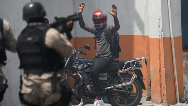 Beyond the violent protests, judges and magistrates are also set to strike as they say funds allocated to them are not enough to even cover officials’ salaries. Government officials were not immediately available for comment, but Economy and Finance Minister Jude Alix Patrick Salomon defended the budget. ‘There are people who are blaming many things on the budget that are not true,’ Salomon told reporters shortly after the spending plan was approved. ‘There are people manipulating the public opinion.’ (Andres Martinez Casares / REUTERS) Beyond the violent protests, judges and magistrates are also set to strike as they say funds allocated to them are not enough to even cover officials’ salaries. Government officials were not immediately available for comment, but Economy and Finance Minister Jude Alix Patrick Salomon defended the budget. ‘There are people who are blaming many things on the budget that are not true,’ Salomon told reporters shortly after the spending plan was approved. ‘There are people manipulating the public opinion.’ (Andres Martinez Casares / REUTERS)