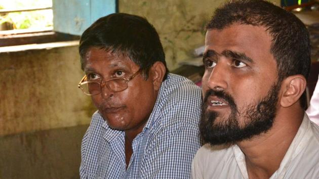 The arrested men, suspected to have links with terror outfit Harkat-ul-jihad-Islami, at a police station in Gaya.(HT photo/Rajesh Kumar) The arrested men, suspected to have links with terror outfit Harkat-ul-jihad-Islami, at a police station in Gaya.(HT photo/Rajesh Kumar)