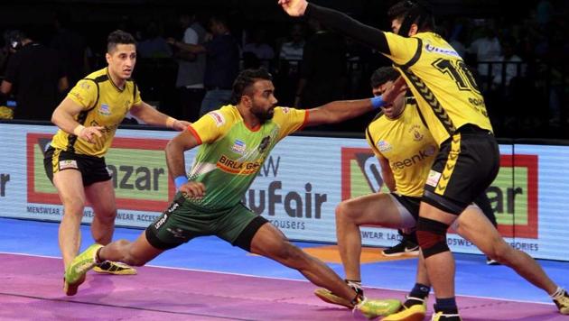 Patna Pirates and Telugu Titans players in action during the Pro Kabaddi League. (HT Photo) Patna Pirates and Telugu Titans players in action during the Pro Kabaddi League. (HT Photo)