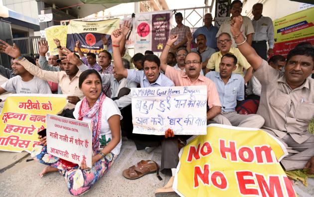 Homebuyers have alleged that most builders have diverted funds collected for construction in their respective housing projects. (Virendra Singh Gosain/HT PHOTO) Homebuyers have alleged that most builders have diverted funds collected for construction in their respective housing projects. (Virendra Singh Gosain/HT PHOTO)