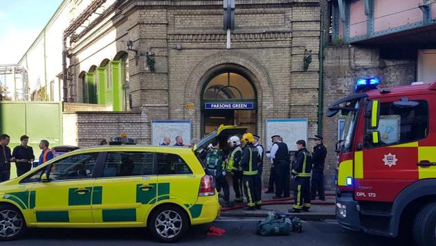 Emergency services attend the scene following a blast on an underground train at Parsons Green tube station in West London, Britain September 15, 2017. (TWITTER / @ASolopovas / via REUTERS)