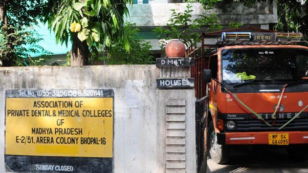 The admission of students in private dental colleges in Madhya Pradesh  is under scanner. (Mujeeb Faruqui/HT photo)