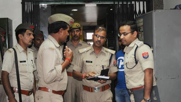 Locals claim that the victim was carrying Rs8 lakh in the bag and was on his way to deposit it in a bank in Sector 1. Locals claim that the victim was carrying Rs8 lakh in the bag and was on his way to deposit it in a bank in Sector 1.