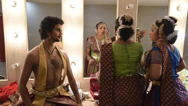 Artists impersonating Sita (R) and Ravana (L), prepare ahead of the 3rd International Ramayana Festival at Kamani Auditorium, Delhi. In modern Sri Lanka, there has been a movement to revive Ravana as a cult figure, who represents Sinhala or Sri Lankan nationalism because he was among the first in the island’s history to have resisted an alien/Indian invader. (Raj K Raj / HT Photo) Artists impersonating Sita (R) and Ravana (L), prepare ahead of the 3rd International Ramayana Festival at Kamani Auditorium, Delhi. In modern Sri Lanka, there has been a movement to revive Ravana as a cult figure, who represents Sinhala or Sri Lankan nationalism because he was among the first in the island’s history to have resisted an alien/Indian invader. (Raj K Raj / HT Photo)