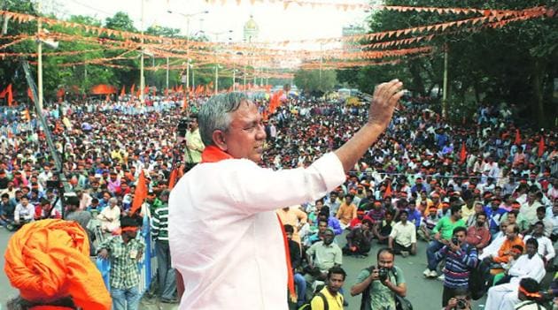 Ghosh had been a strong critic of Banerjee’s ‘politics of Muslim appeasement’ but softened his stand against her since 2014, when BJP and RSS started gaining ground in Bengal.(File Photo)