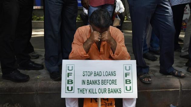 Banks employees during a protest rally against Anti People Banking Reform at Jantar Mantar in New Delhi on Friday. (Ravi Choudhary/HT PHOTO) Banks employees during a protest rally against Anti People Banking Reform at Jantar Mantar in New Delhi on Friday. (Ravi Choudhary/HT PHOTO)
