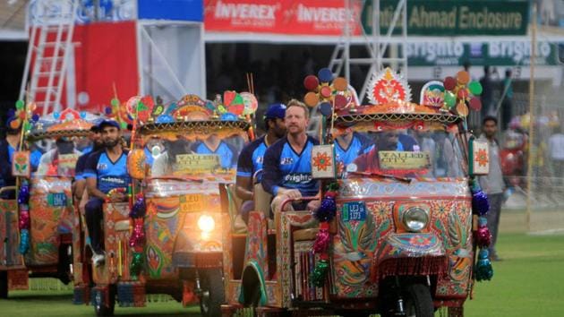 World XI players arrive on the pitch in rickshaws painted with truck art at Ghaddafi Cricket Stadium to play in the World XI cricket series in Lahore, Pakistan September 12, 2017. (Mohsin Raza / Reuters) World XI players arrive on the pitch in rickshaws painted with truck art at Ghaddafi Cricket Stadium to play in the World XI cricket series in Lahore, Pakistan September 12, 2017. (Mohsin Raza / Reuters)