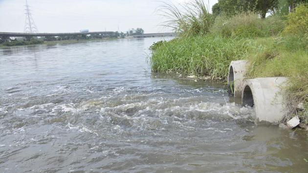 According to official estimates, the stretch of river Hindon in seven districts comprises nearly 400 industries. (Sakib Ali/HT File Photo) According to official estimates, the stretch of river Hindon in seven districts comprises nearly 400 industries. (Sakib Ali/HT File Photo)