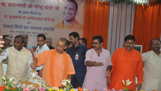 Yogi Adityanath appealed to people to make Varanasi the world’s cleanest city by joining the Swachh Bharat campaign.(HT Photo)