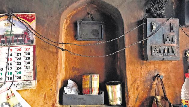 A taakh is generally placed at the centre of the wall, and meant to be used as a shelf to keep something sacred on it.(Mayank Austen Soofi / HT Photo)