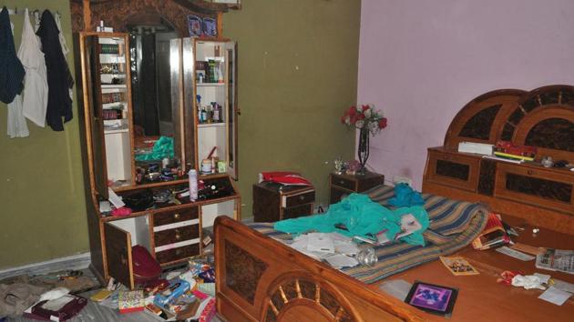 The property dealer’s house after the loot on Sunday. (HT Photo) The property dealer’s house after the loot on Sunday. (HT Photo)