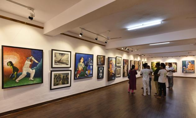 Most of the 2,800 prisoners in jail number 4 are undertrials with varied backgrounds and 100 of them attend the art school, spending six to eight hours every day. Many pieces of art by the inmates stand out for technique, composition and originality, with a lot of them depicting how a sudden turn of events can flip lives upside down and what it means to be a victim of circumstances. (Vipin Kumar / HT Photo) 