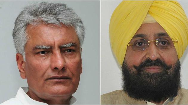 Punjab Congress chief Sunil Jakhar (L) and Rajya Sabha MP Partap Singh Bajwa (HT Photos) Punjab Congress chief Sunil Jakhar (L) and Rajya Sabha MP Partap Singh Bajwa (HT Photos)