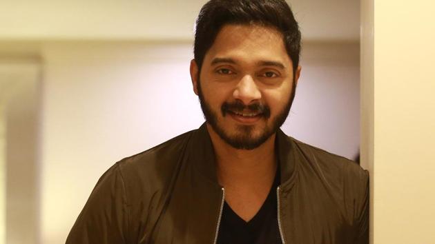 Actor Shreyas Talpade had starred in Marathi film Poshter Boyz (2014) and later directed the Hindi remake, titled Poster Boys.
