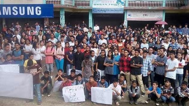 All Arunachal Pradesh Students’ Union protests in Itanagar against the Centre’s move to grant citizenship to Chakma and Hajong refugees on Tuesday.(ANI)