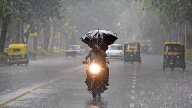 Monsoon winds brings rain in Delhi between June and September. At this stage, Delhi is facing a 35% rain deficiency.