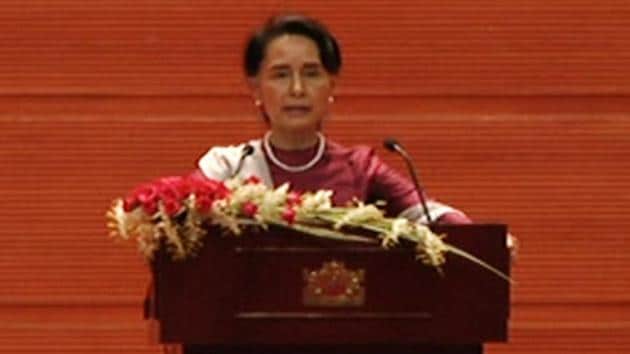 Myanmar leader Aung San Suu Kyi delivers a national address regarding the Rohingya crisis in Naypyitaw, Myanmar September 19, 2017 in this still image taken from video.(Reuters Photo)