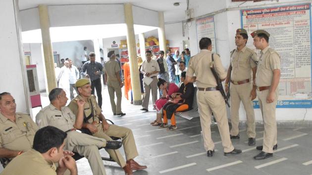 The Ghaziabad senior superintendent of police (SSP), HN Singh, on Tuesday transferred 132 police personnel. (Sakib Ali/HT Photo) The Ghaziabad senior superintendent of police (SSP), HN Singh, on Tuesday transferred 132 police personnel. (Sakib Ali/HT Photo)