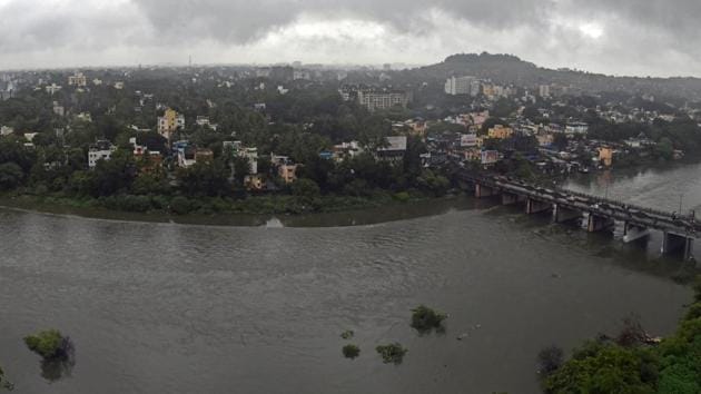 A view of the Mutha river. Pune received 42 mm rainfall from Tuesday 5pm till Wednesday 5 pm. (Pratham Gokhale/HT PHOTO) A view of the Mutha river. Pune received 42 mm rainfall from Tuesday 5pm till Wednesday 5 pm. (Pratham Gokhale/HT PHOTO)