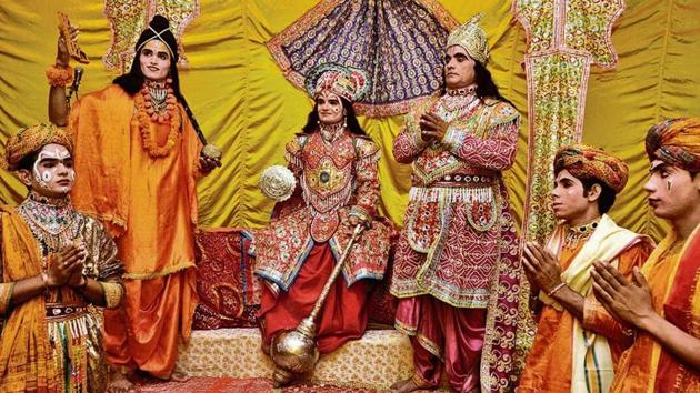 Artistes from Vrindavan in Uttar Pradesh performing on the first day of Ramlila at Sector 47 in Chandigarh on Wednesday. (Keshav Singh/HT) Artistes from Vrindavan in Uttar Pradesh performing on the first day of Ramlila at Sector 47 in Chandigarh on Wednesday. (Keshav Singh/HT)