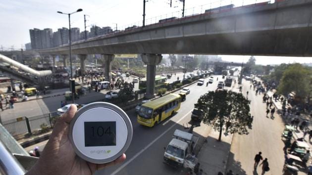 The CPCB plans to install atleast 93 more continuous air quality monitoring stations in India.(Raj K Raj/Hindustan Times))