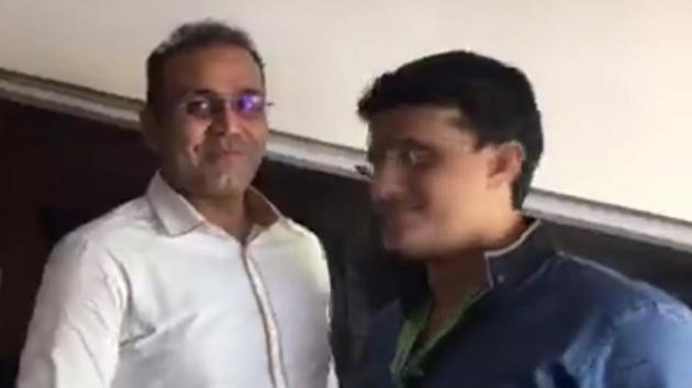 Virender Sehwag (L) and Sourav Ganguly were seen laughing off the recent controversy surrounding the former’s comments on his failed application for the India head coach role.(Star Sports video screengrab)