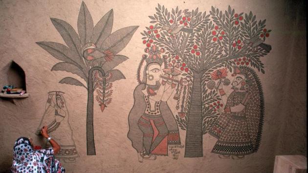 Padmashree Gangadevi, a Madhubani artist working on a panel for an exhibition, ‘Aditi’, that travelled to the UK and the US. (Photo courtesy: Asian Heritage Foundation) Padmashree Gangadevi, a Madhubani artist working on a panel for an exhibition, ‘Aditi’, that travelled to the UK and the US. (Photo courtesy: Asian Heritage Foundation)