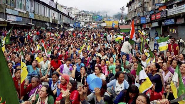 In Darjeeling on Friday, protestors demanded the establishment of Gorkhaland.(PTI)