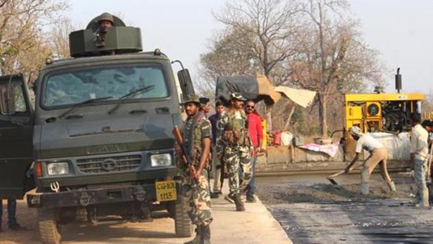 Workers have completed building a crucial road through Maoist heartland that is expected to break the back of rebels in Chhattisgarh. (HT File Photo) Workers have completed building a crucial road through Maoist heartland that is expected to break the back of rebels in Chhattisgarh. (HT File Photo)