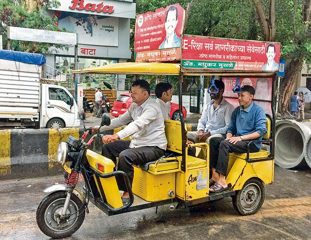 The e-rickshaw service currently operates in Aundh, though residents have complained that off late, the e-ricks are not showing up on call.(HT PHOTO)