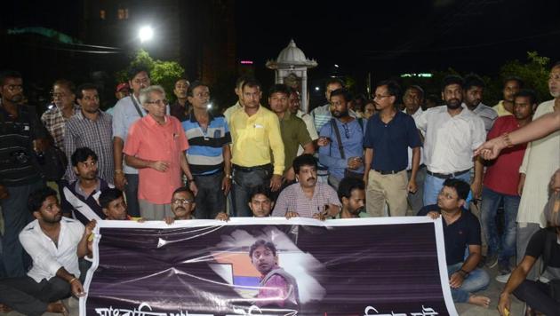 Journalists protesting in front of chief minister Manik Sarkar’s residence in Agartala on September 20 against the murder of Santanu Bhowmick. On Saturday, they demanded a CBI probe into the killing. (AFP) Journalists protesting in front of chief minister Manik Sarkar’s residence in Agartala on September 20 against the murder of Santanu Bhowmick. On Saturday, they demanded a CBI probe into the killing. (AFP)