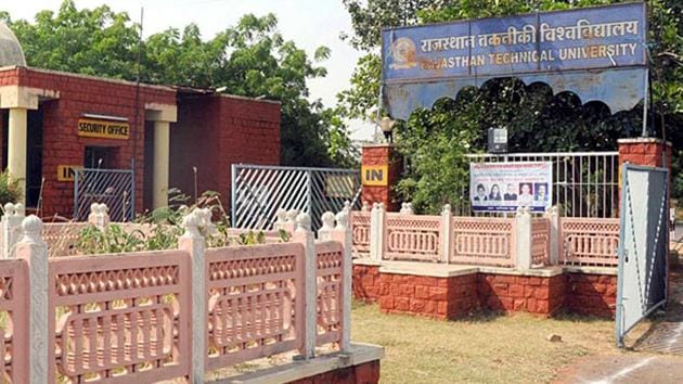At least 10 private engineering colleges in Rajasthan have sought permission to shut down as they are not getting adequate students. (HT File Photo) At least 10 private engineering colleges in Rajasthan have sought permission to shut down as they are not getting adequate students. (HT File Photo)