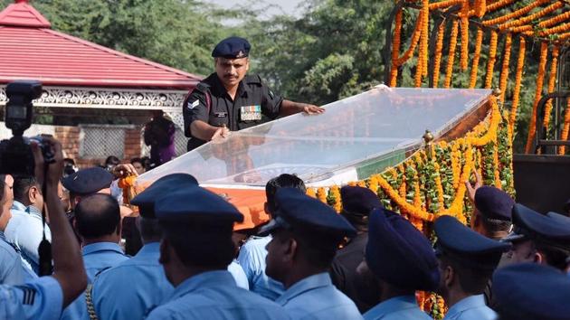 Air Marshal Arjan Singh’s mortal remains for cremation at Delhi’s Brar Square in New Delhi, India. (Raj K Raj / HT photo) Air Marshal Arjan Singh’s mortal remains for cremation at Delhi’s Brar Square in New Delhi, India. (Raj K Raj / HT photo)