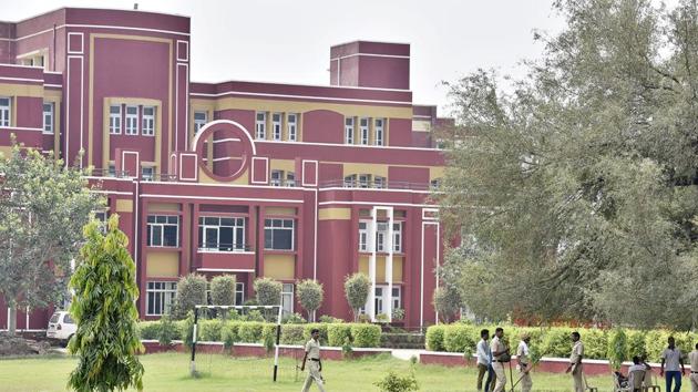 Security at Ryan International School in Gurgaon.(Sanjeev Verma/HT Photo)