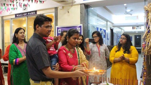 Students of UPG College celebrate Ganeshotsav on their college premises(HT Photo)