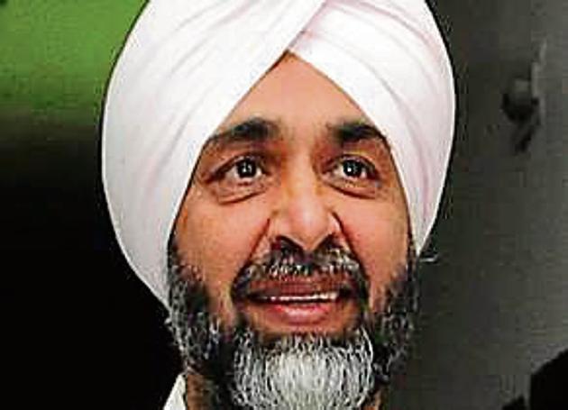 Punjab finance minister Manpreet Singh Badal has been a media darling for long. But he was seen running away from reporters during the inaugural function of Kisan Mela in Ludhiana on Thursday Punjab finance minister Manpreet Singh Badal has been a media darling for long. But he was seen running away from reporters during the inaugural function of Kisan Mela in Ludhiana on Thursday