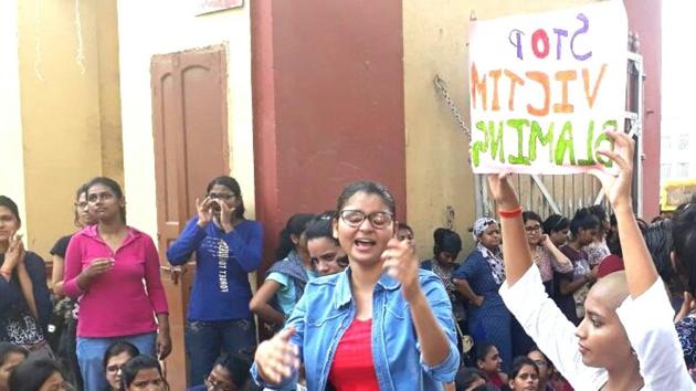 Benares Hindu University students hold a protest inside the campus on Saturday.(HT Photo)