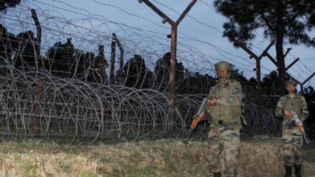 Indian Army jawans patrolling at the Line of Control (LOC) in Poonch district of Jammu and Kashmir.(PTI File)