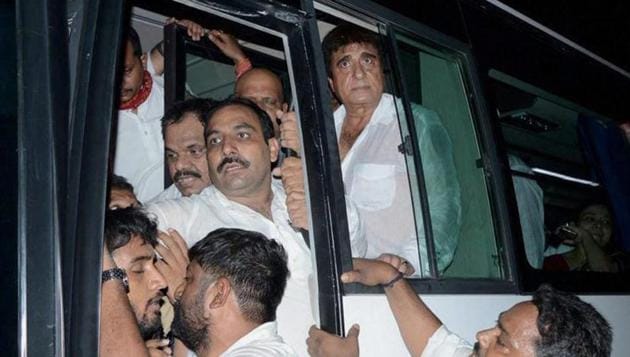 UP Congress president Raj Babbar and other leaders being detained in Varanasi on Sunday. (PTI) UP Congress president Raj Babbar and other leaders being detained in Varanasi on Sunday. (PTI)