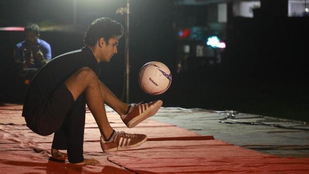 Kunal Rathi displays his juggling and dribbling skills at Shaniwarwada, under the initiative ‘Maharashtra Football Mission One Million’ taken by Government of Maharashtra, sports department and district sports council to promote football and the upcoming Under 17 football World Cup, which will be held in India. (RAHUL RAUT/HT PHOTO) 