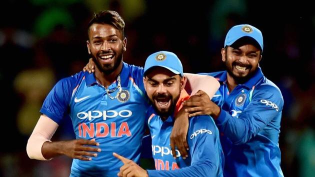 Hardik Pandya (left) top-scored as Virat Kohli-led Indian cricket team beat Australia in the third ODI in Indore.(PTI)