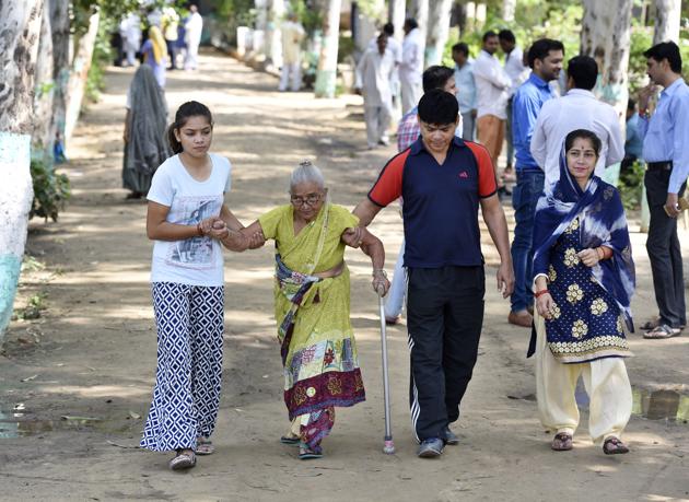 Senior citizens reported early at their designated polling booths and candidates were even seen seeking their blessings. (Sanjeev Verma/HT PHOTO) Senior citizens reported early at their designated polling booths and candidates were even seen seeking their blessings. (Sanjeev Verma/HT PHOTO)