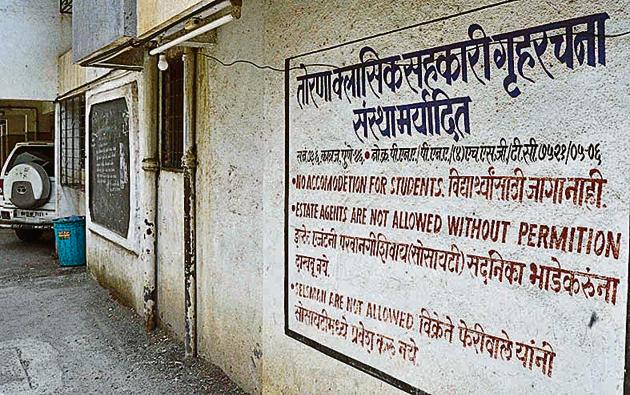 A sign stating ‘no accommodation for students’ outside a housing society near Bharati Vidyapeeth University. (HT Photo) A sign stating ‘no accommodation for students’ outside a housing society near Bharati Vidyapeeth University. (HT Photo)