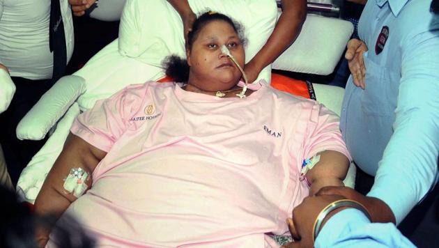 Egyptian woman Eman Ahmed, who was once considered the heaviest woman in the world, leaves Mumbai's Saifee Hospital in this file photo.(PTI Photo)