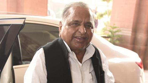 Samajwadi Party’s founder president Mulayam Singh Yadav convened a press conference in Lucknow on Monday to announce what the party has termed ‘something big.’ (Hindustan Times) Samajwadi Party’s founder president Mulayam Singh Yadav convened a press conference in Lucknow on Monday to announce what the party has termed ‘something big.’ (Hindustan Times)
