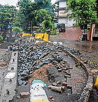Zig Zag road at Pali Hill had caved-in on July.(HT Photo)