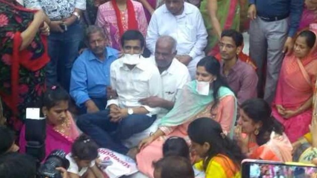 Sumit and Anamika Rathore at a religious ceremony.(HT File Photo)